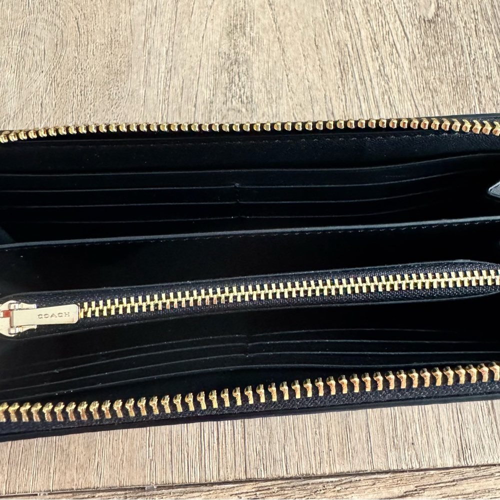 Coach Crossgrain Leather Zip Around Wallet - Black - Picture 5 of 7